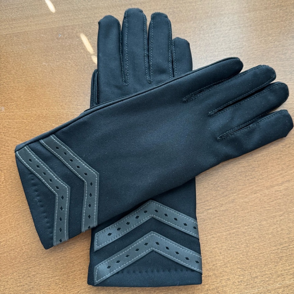 Black Isotoner Gloves with Decorative Leather Accents